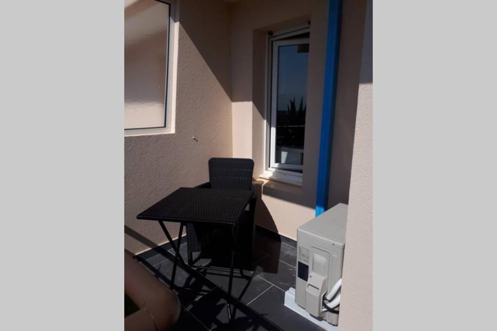 T2 climatisé vue sur mer, WIFI, piscine et parking Sète Exterior foto