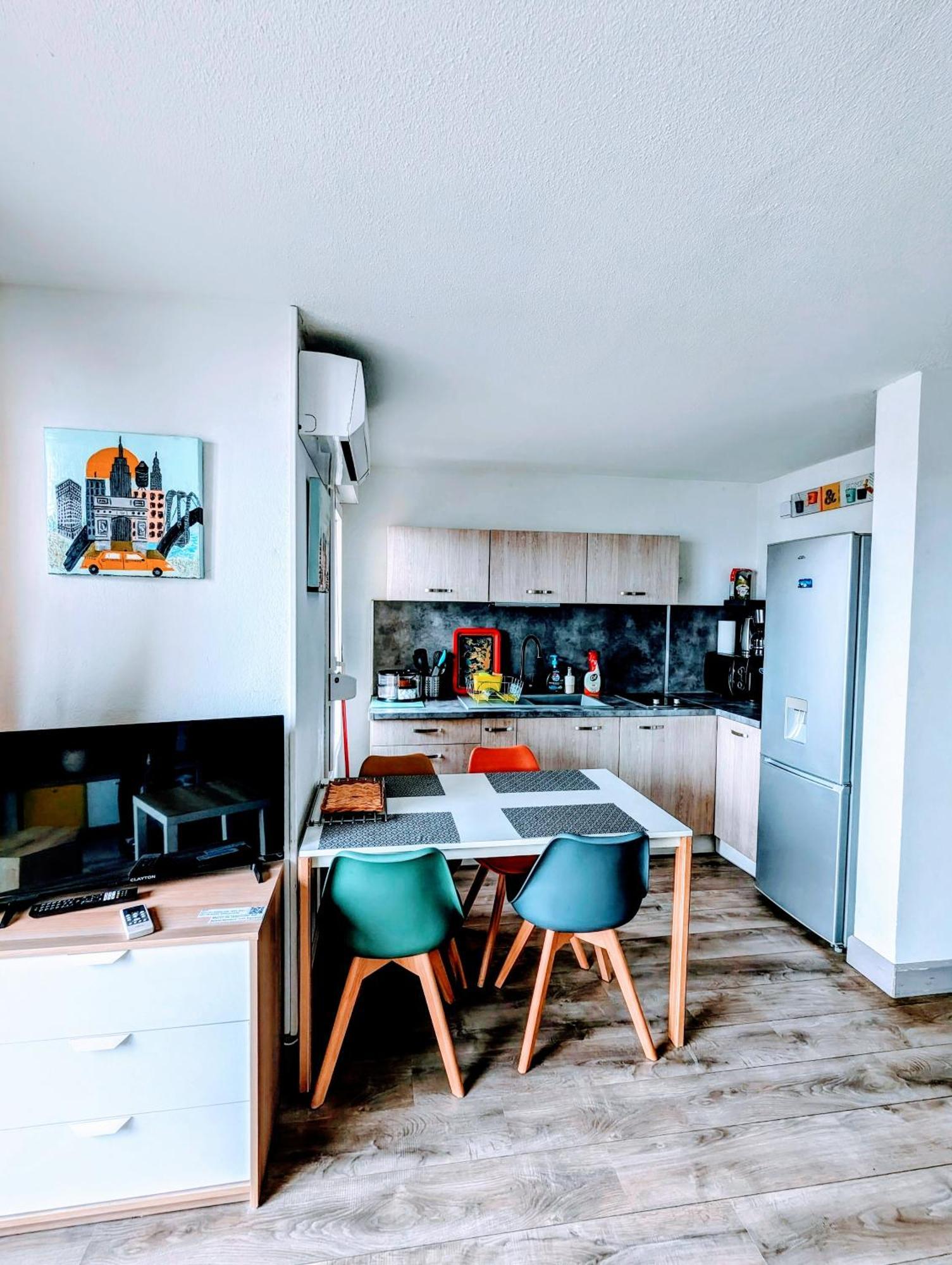 T2 climatisé vue sur mer, WIFI, piscine et parking Sète Exterior foto